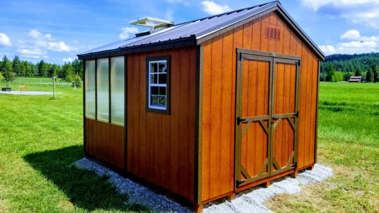 Green house for sale in Grand Forks