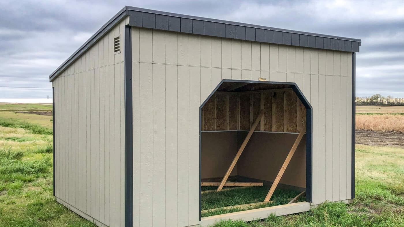 small livestock shelter with roof edited